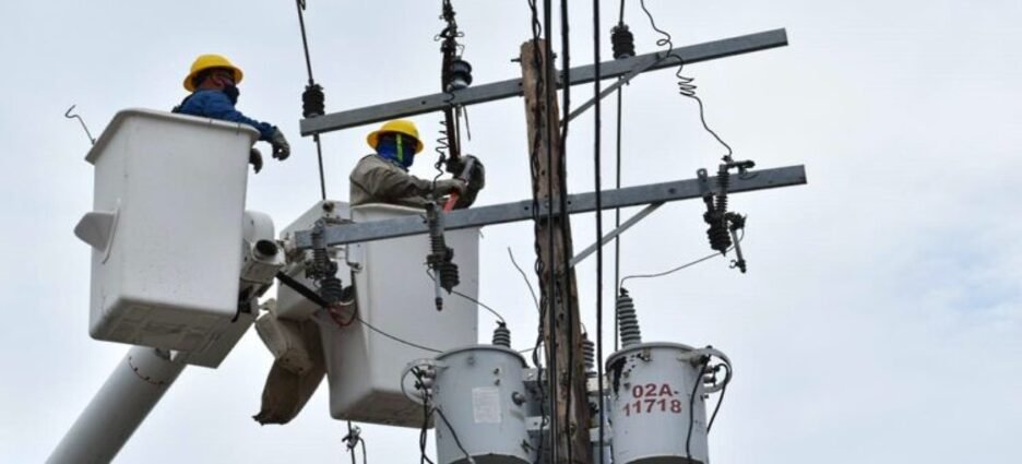 Llega a Culiacán equipo especializado de CFE para solucionar apagones