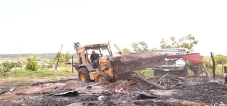 El alcalde de Culiacán envía apoyo a familias afectadas por el incendio