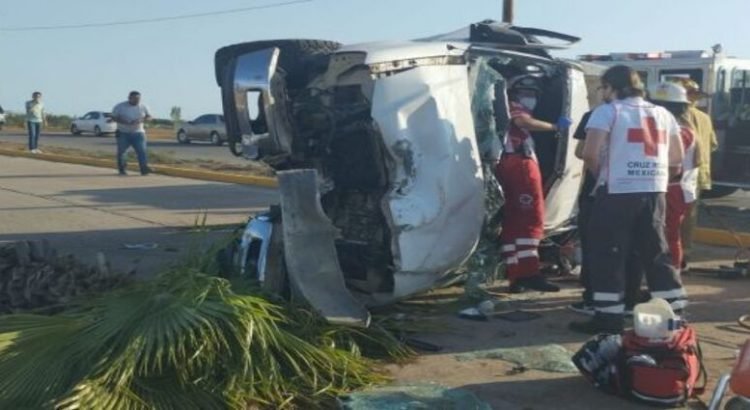 Una persona pierde la vida en una volcadura en Guamúchil