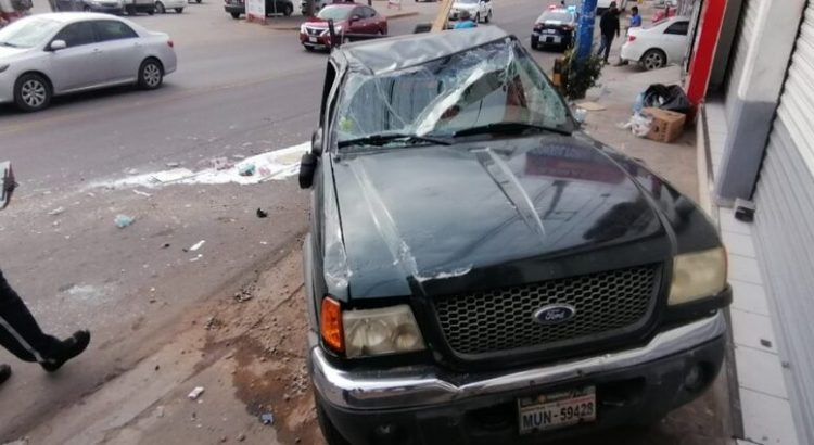 Accidente automovilístico en la colonia Adolfo López Mateos