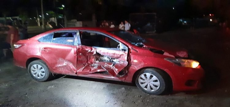 Accidente vial deja dos lesionados