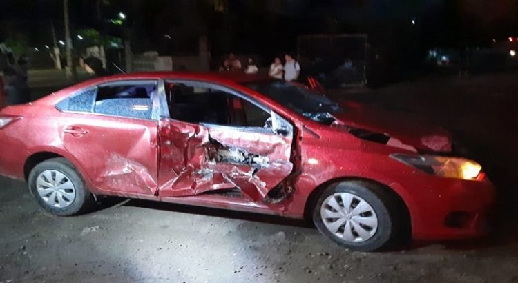 Accidente vial deja dos lesionados