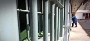 Interno del penal intentó quitarse la vida