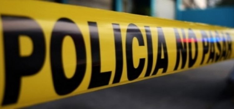Encuentran un cuerpo a la orilla de la carretera a Sanalona