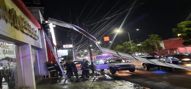 El gobierno de Culiacán multa a dueño de espectacular caído