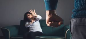 Grupo armado hace justicia a mujer golpeada por su esposo