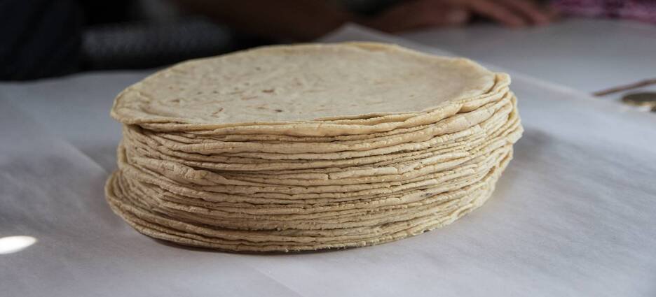 Se acuerda bajar dos pesos al costo de la tortilla en Sinaloa