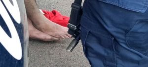 Golpean a un hombre con una tabla