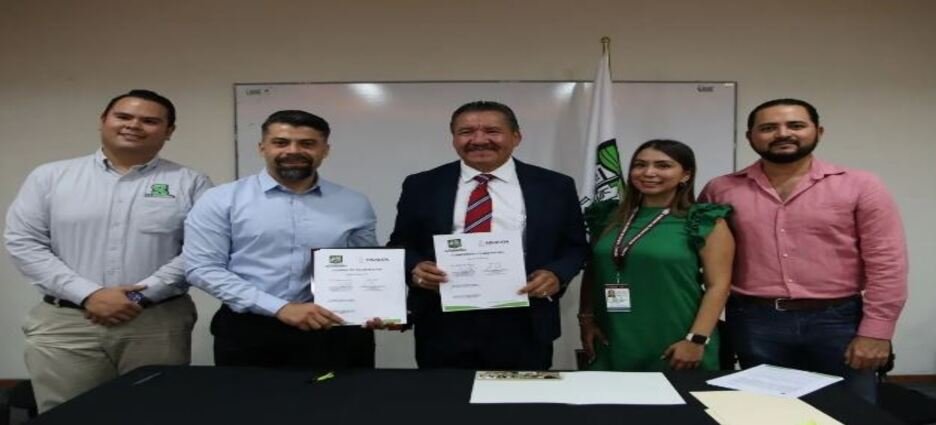 El gobierno del estado firma convenio para becas a empleados