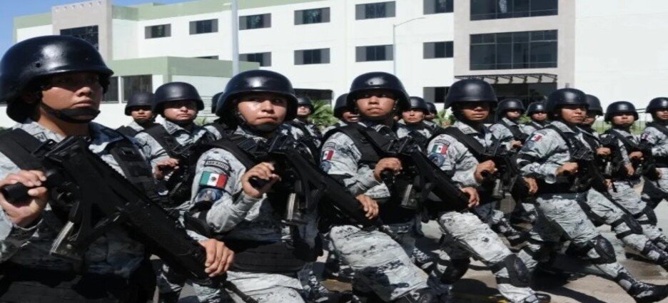 Cierran la avenida Álvaro Obregón por el desfile del 16 de septiembre