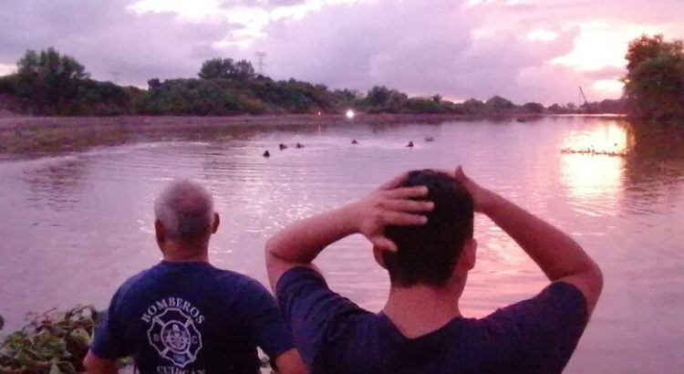 Joven es arrastrado por la corriente del río Culiacán