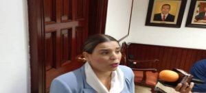 Ciudadanos reclaman daño a sus vehículos por las lluvias