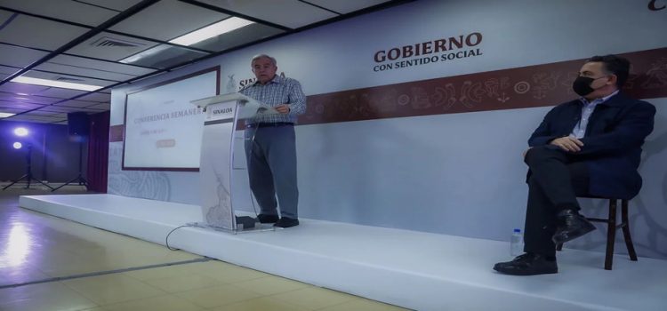 El gobernador critica que no se suspendieran a tiempo las clases