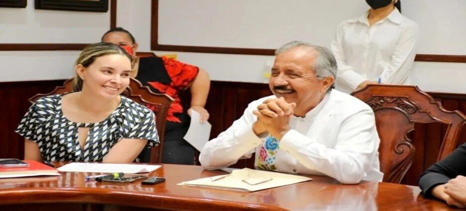 Funcionarios de Estrada Ferreiro fueron liquidados con un millón 634 mil pesos