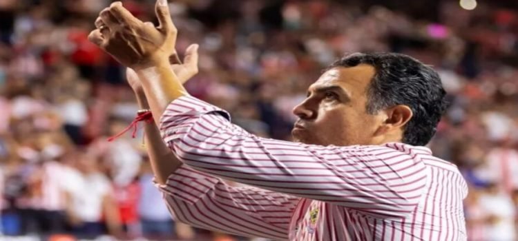 Ricardo Cadena se despide de Chivas