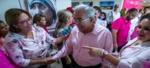 El gobernador se compromete a entregar unidad móvil al DIF para realizar mastografías