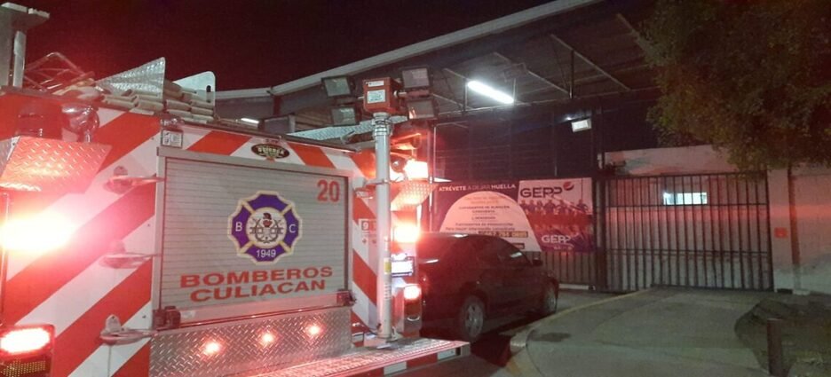 Realizan evacuación en la liga Culiacán Recursos por una fuga de amoniaco