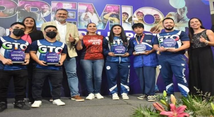 Entregan Premio Municipal del Deporte