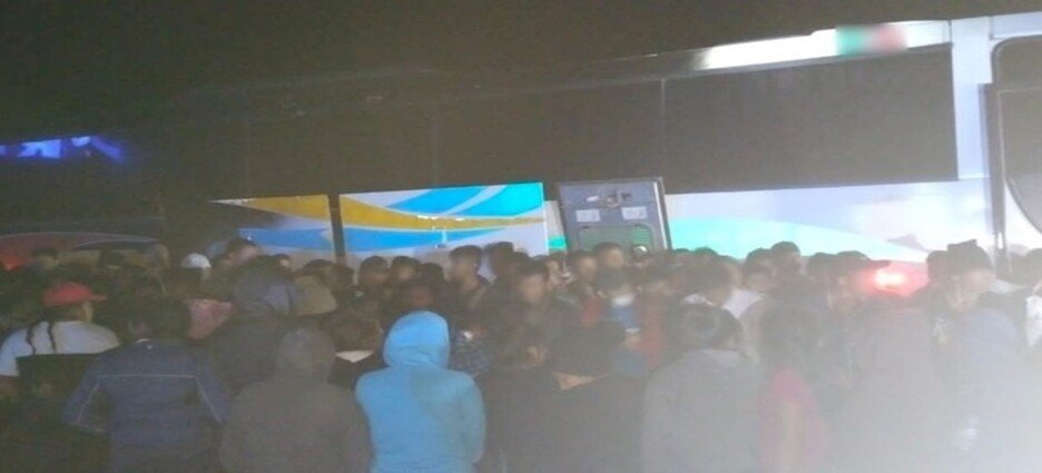 La Guardia Nacional rescató a 180 migrantes acinados en un autobús de pasajeros en Sinaloa
