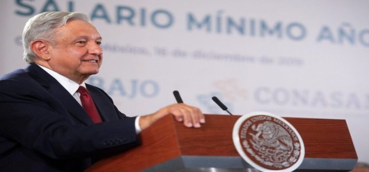 AMLO anuncia incremento del 20% al salario mínimo