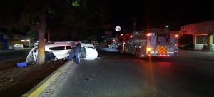 Volcadura en la calzada Heroico Colegio Militar deja a un hombre sin vida