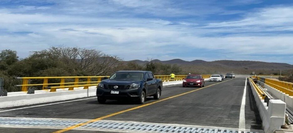 Rubén Rocha reabre el puente EL Quelite