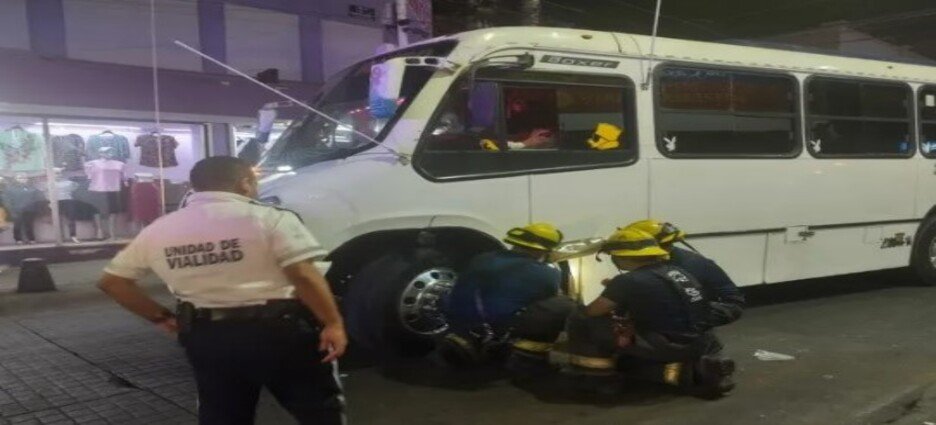 Camión urbano arrolló a un hombre en el centro de Culiacán