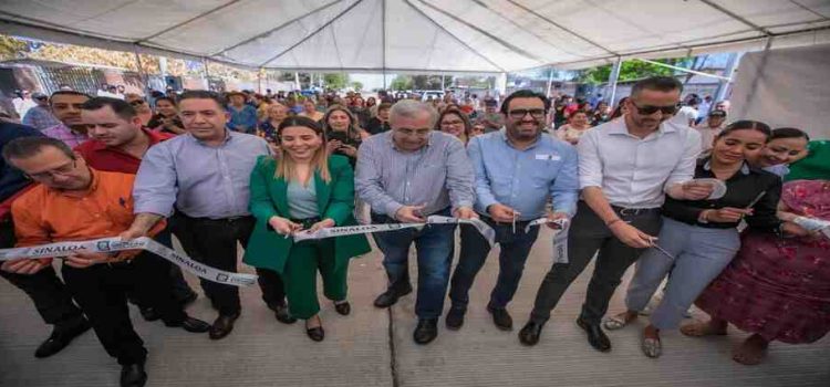 Rubén Rocha inaugura la pavimentación de tres calles en Culiacán