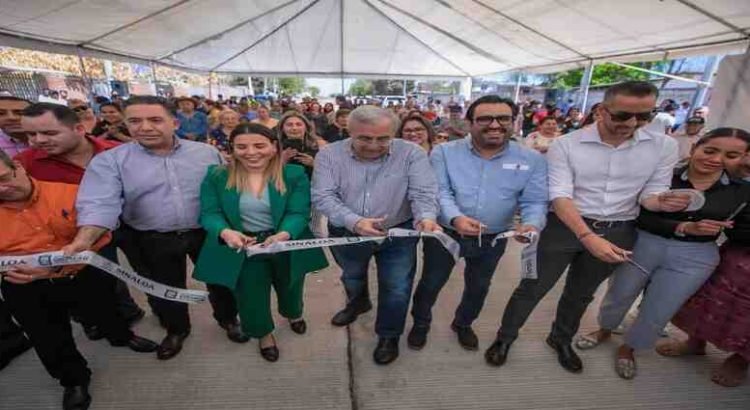 Rubén Rocha inaugura la pavimentación de tres calles en Culiacán