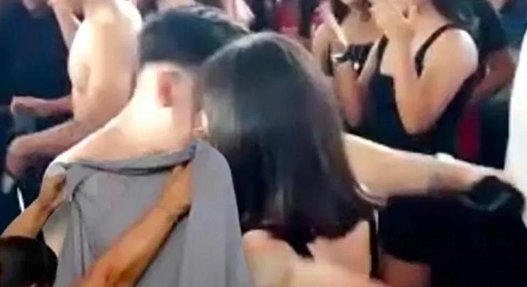 Con strippers celebraron el Día del Estudiante