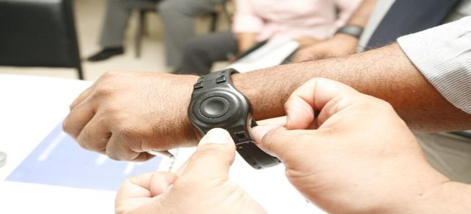 Semujeres impulsará la creación de brazalete de monitoreo para agresores