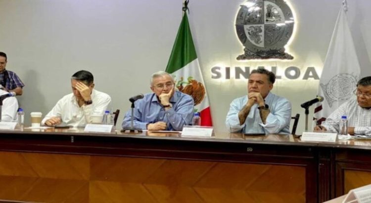 AMLO respalda a Rocha Moya en la comercialización de las 4 millones de toneladas de maíz