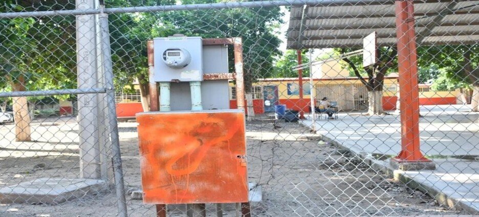 Sinaloa tiene 40 escuelas de nivel básico con red eléctrica obsoleta