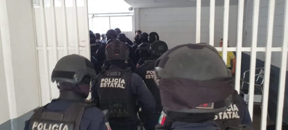 Al interior del penal de Aguaruto en Culiacán decomisaron armas y drogas