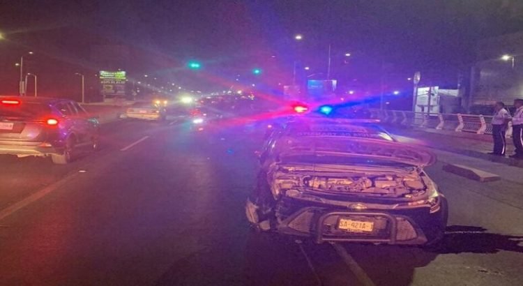 Agentes de tránsito resultaron lesionados en accidente vial
