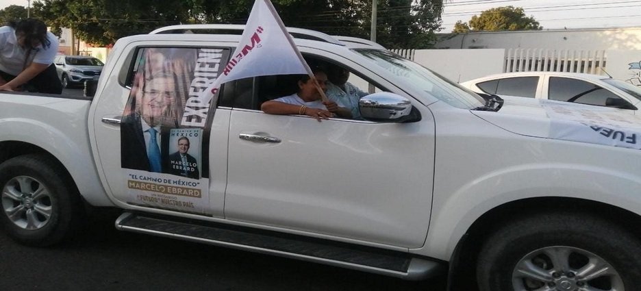 Simpatizantes de Ebrard realizaron caravana en Culiacán