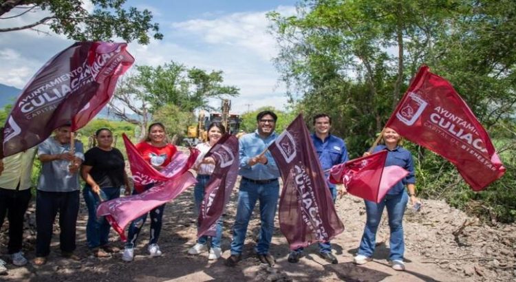 Alcalde da el banderazo a la obra de agua potable en El Sifón