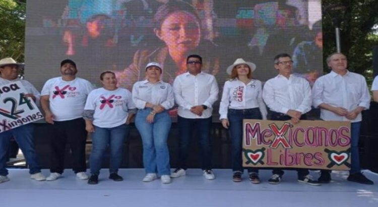 Simpatizantes de Xóchitl Gálvez realizaron una caravana de apoyo a la panista