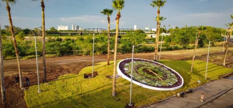 Inauguran reloj gigante en Culiacán
