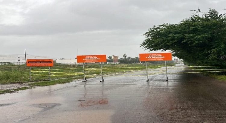 La autopista Mazatlán-Culiacán fue cerrada por el crecimiento de los arroyos