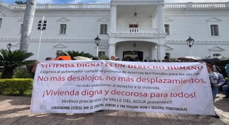 Vecinos del Valle del Agua se manifestaron para exigir una vivienda digna