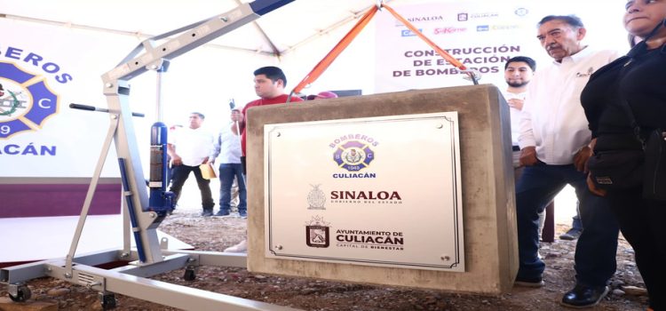 Colocan la primera piedra en la nueva base de bomberos en La Conquista, Culiacán