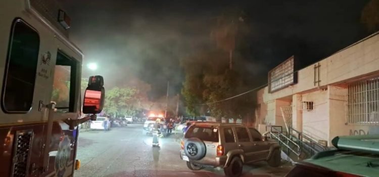 Incendio en sótano de la antigua tienda del Issste en Culiacán