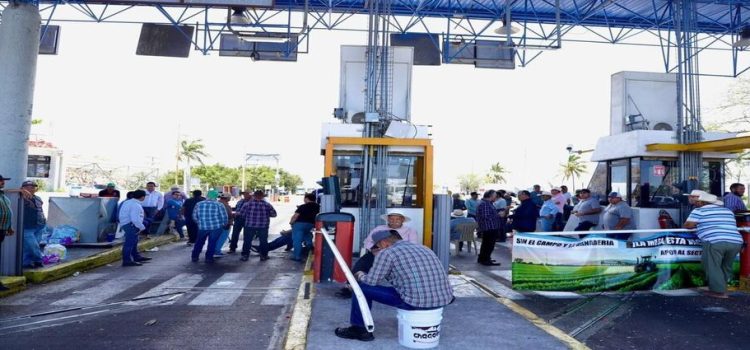 FGR emite citatorios a líderes campesinos por toma de casetas en Sinaloa