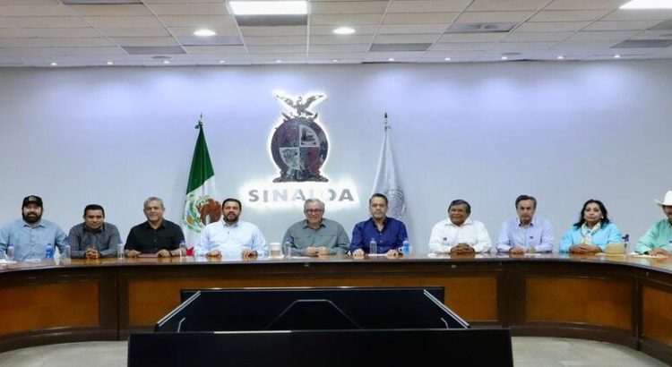 Fija Rubén Rocha compromiso con productores agrícolas