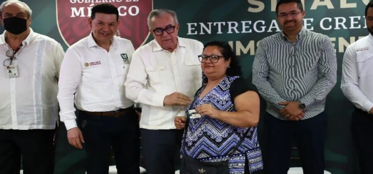 Entregan credenciales a beneficiados IMSS Bienestar en Sinaloa