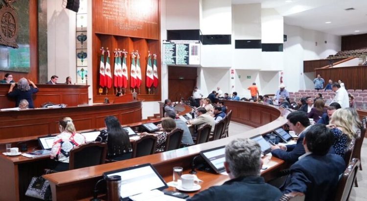 Diputados piden al alcalde emitir acuerdo para otorgar descuento a jubilados y pensionados