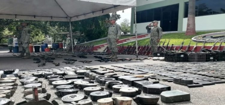 Ejército decomisa y destruye más de 300 armas de fuego en Culiacán