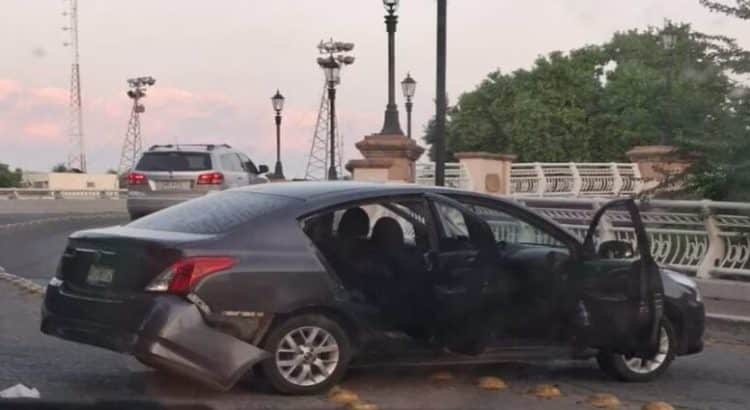 Continúan los bloqueos, quema de autos y robos en varios sectores de Culiacán