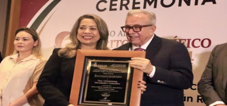 Rocha Moya entrega el Premio al Mérito Científico 2024